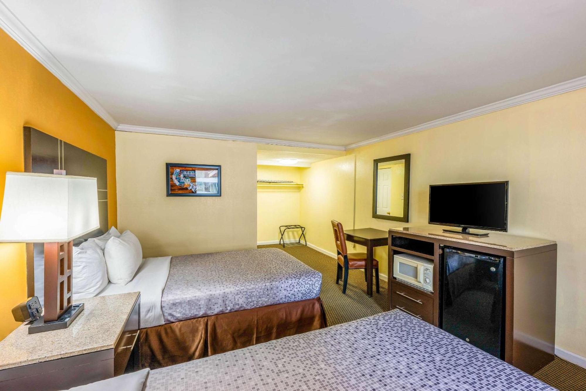 Double Room Smoking